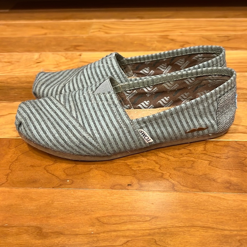 VGUC Women’s TOMS Alpargata Denim Movenber Mustache Size 6.5